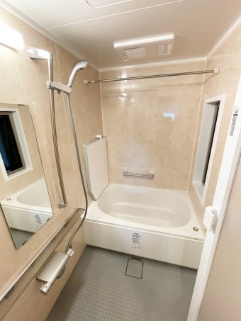 お湯が真上から降り注ぎシャワーだけでもたっぷりリラックス 世田谷区I様邸 お湯が真上から降り注ぎシャワーだけでもたっぷりリラックス 世田谷区I様邸